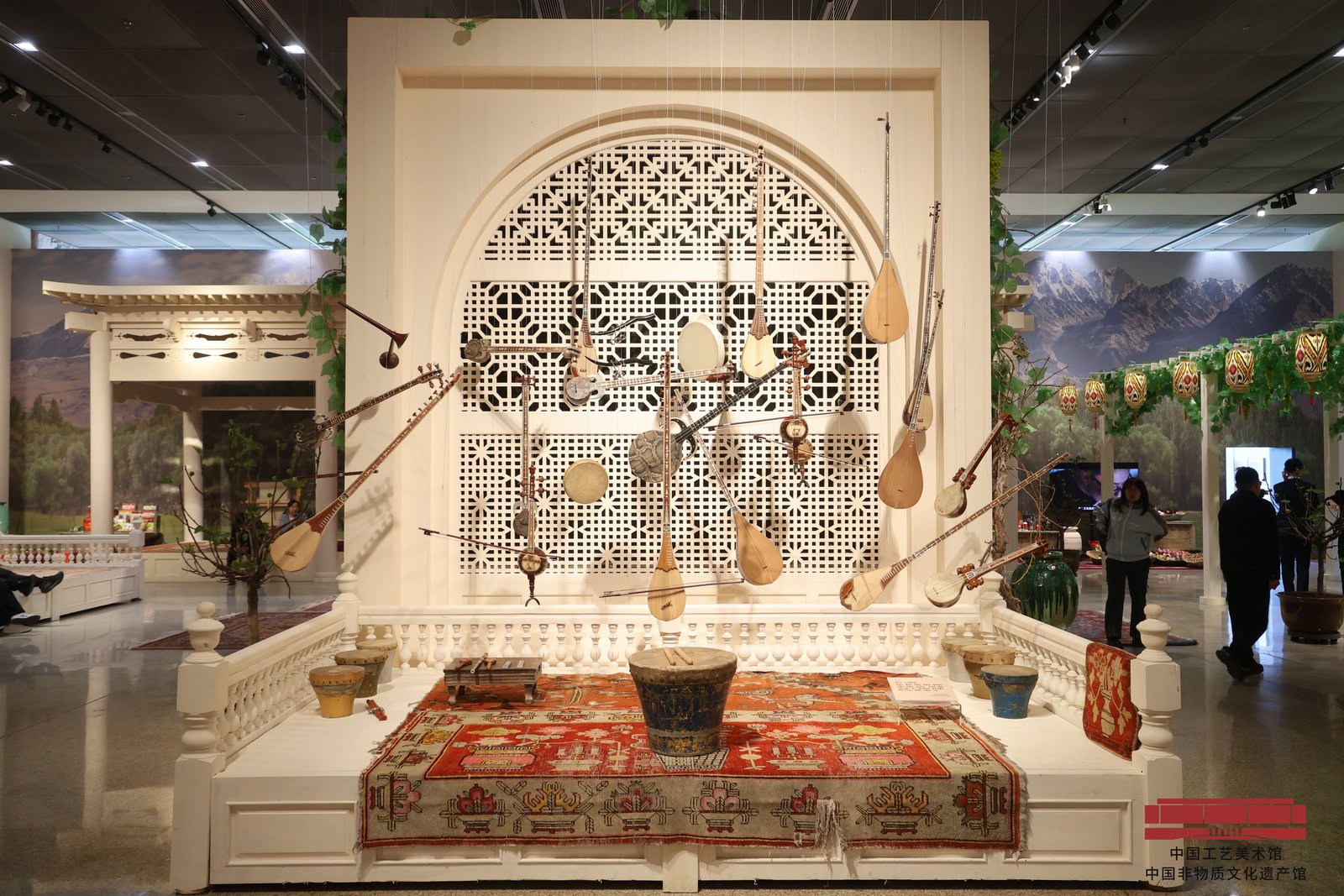 新疆和田地区非物质文化遗产展”开幕