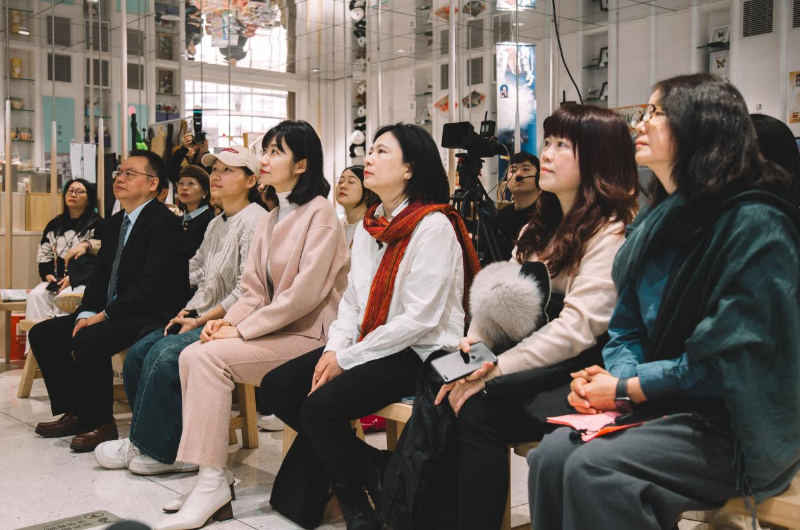 “请听她说”年度思想对谈在京举行