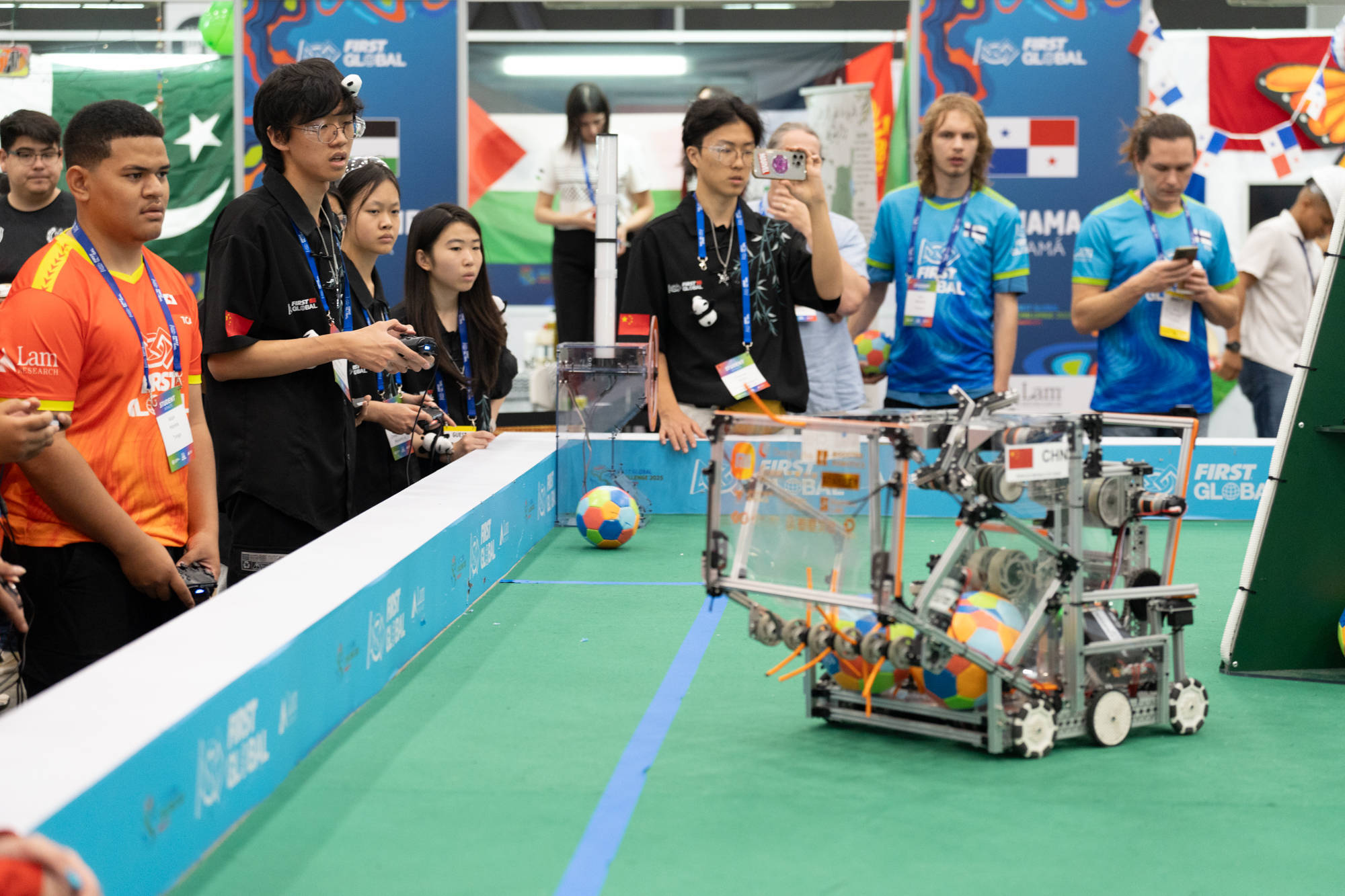中国队在2025年FIRST全球机器人挑战赛获三个奖项