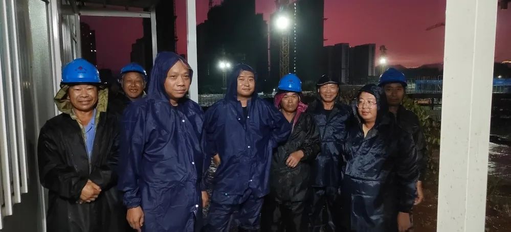 【简讯】风雨同舟 闻“汛”而动｜凯发k8·中国官方网站咨询积极参加富阳抗洪抢险