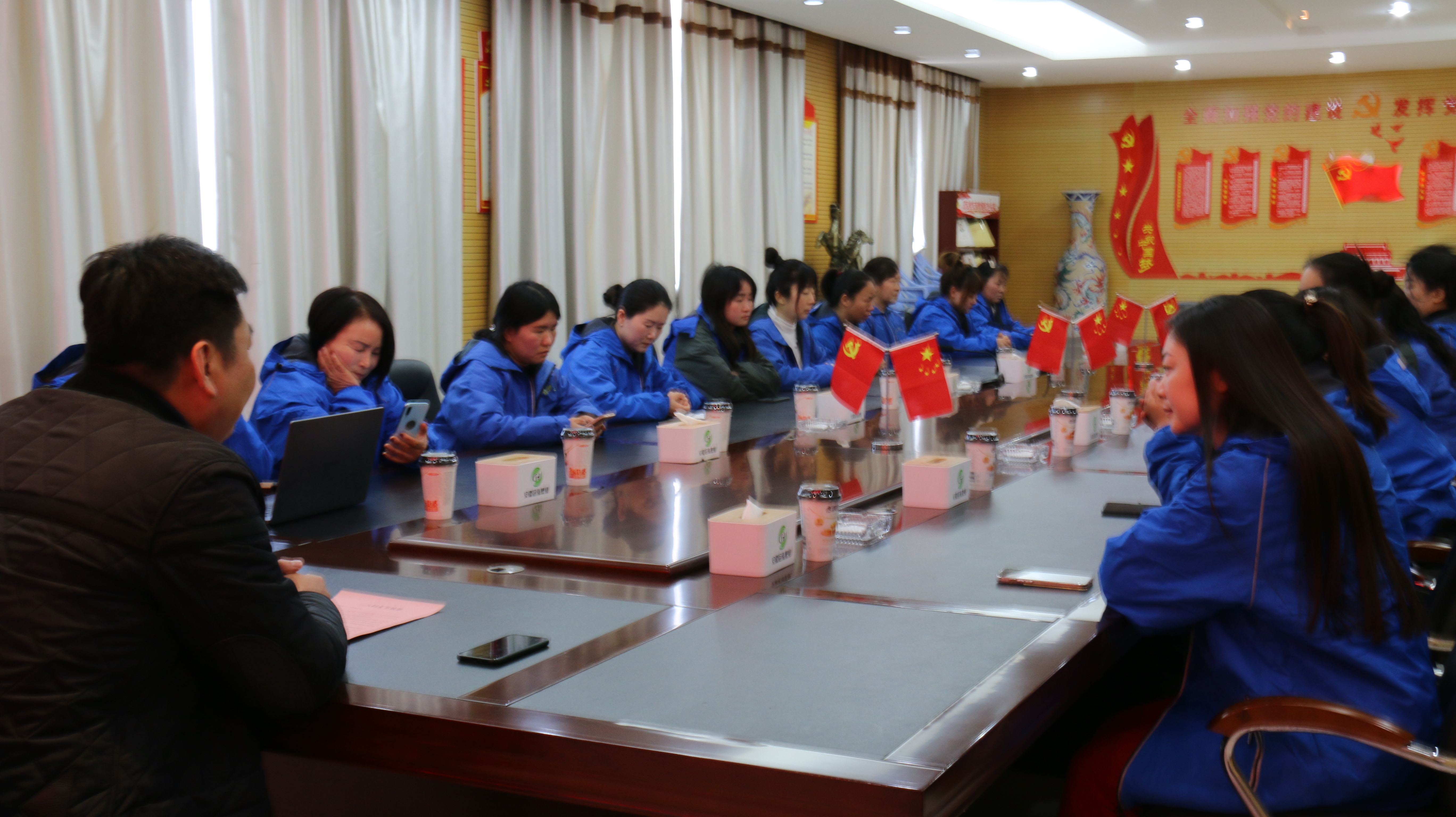 三八欢聚，绽放别样光彩