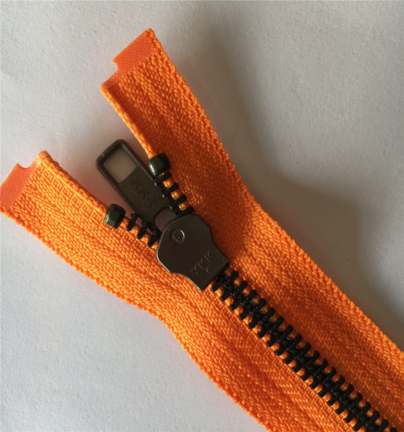 5号金属亮深枪色开口拉链自动头