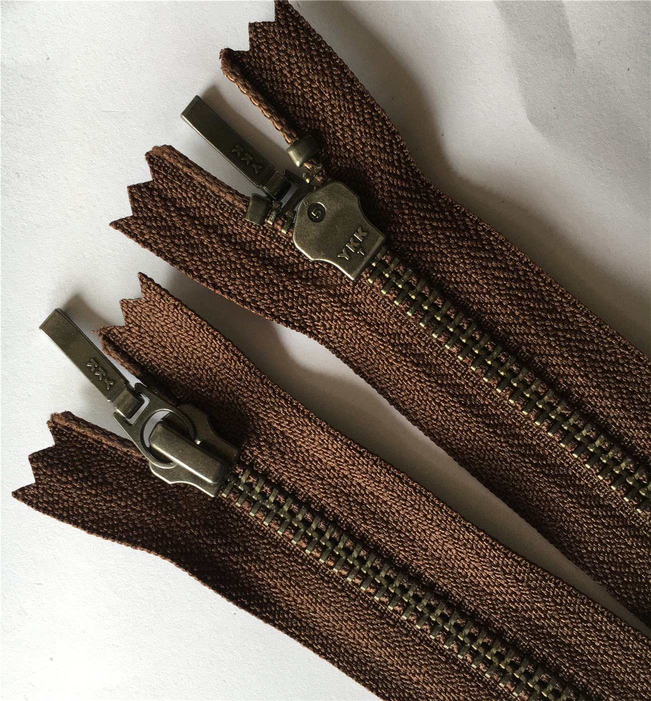 5号金属灰沥牙密尾拉链DADR4