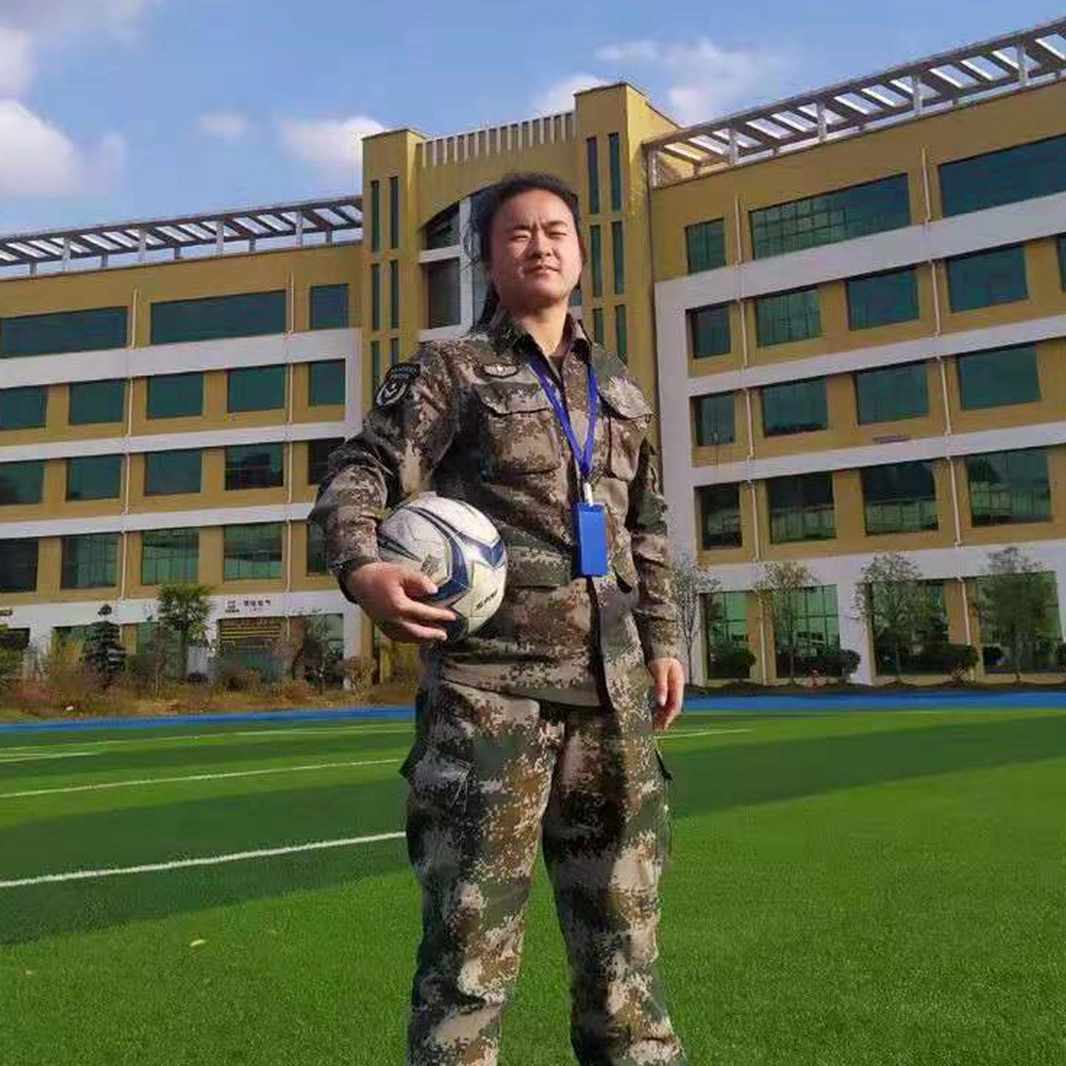 邓雪：军训女教官