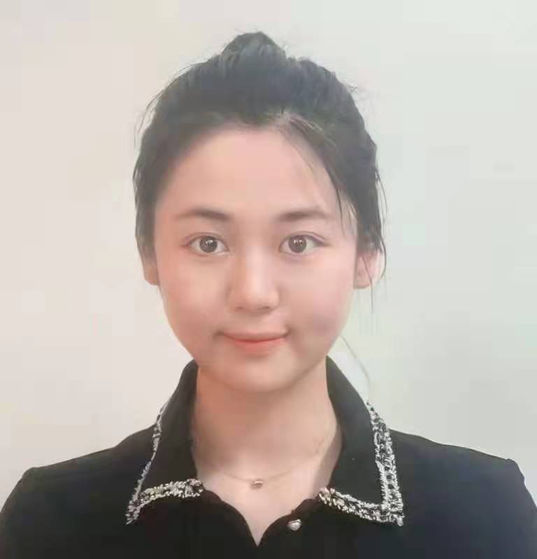 曾丽丽：语文老师