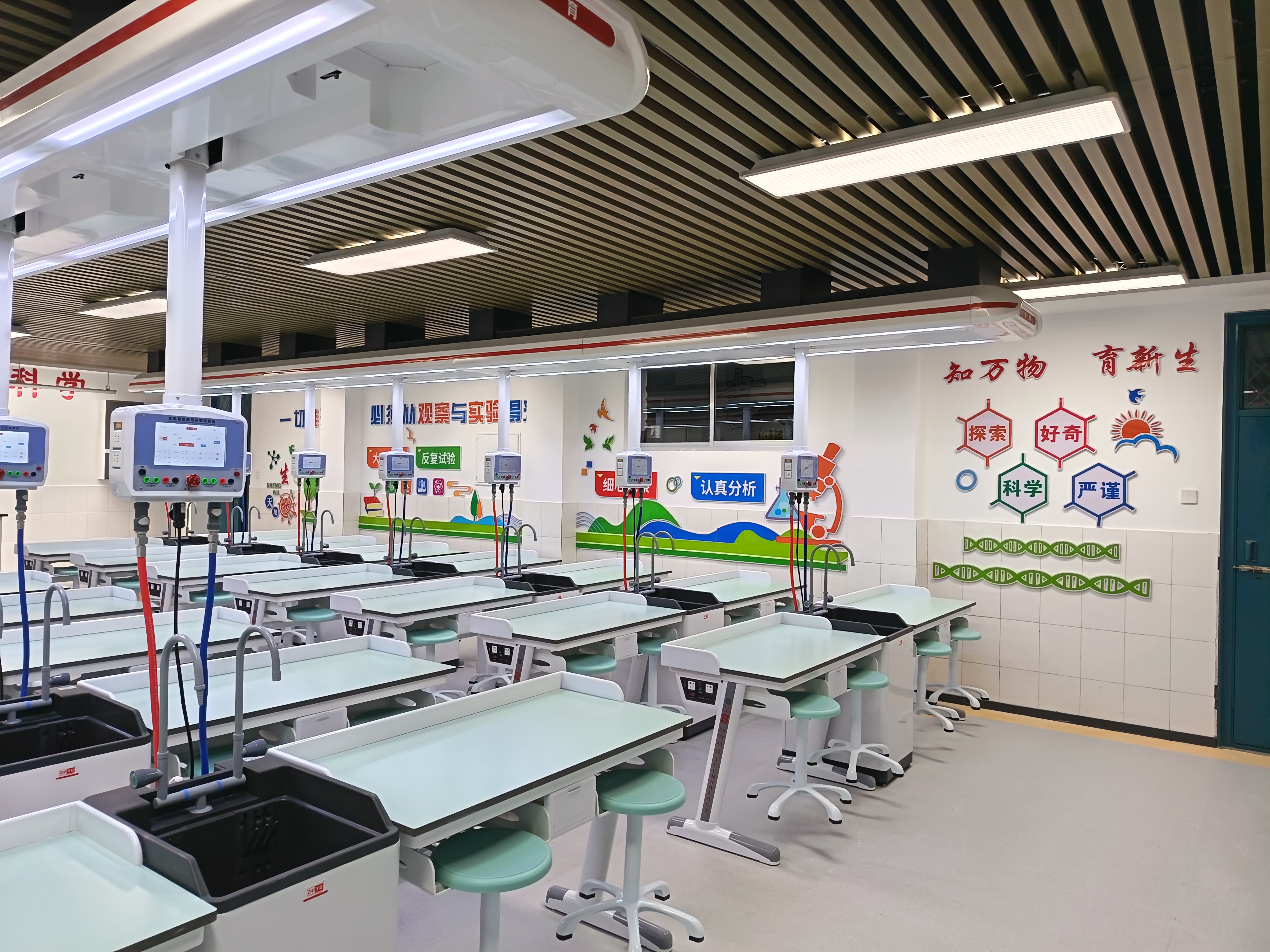 生物智能顶装实验室