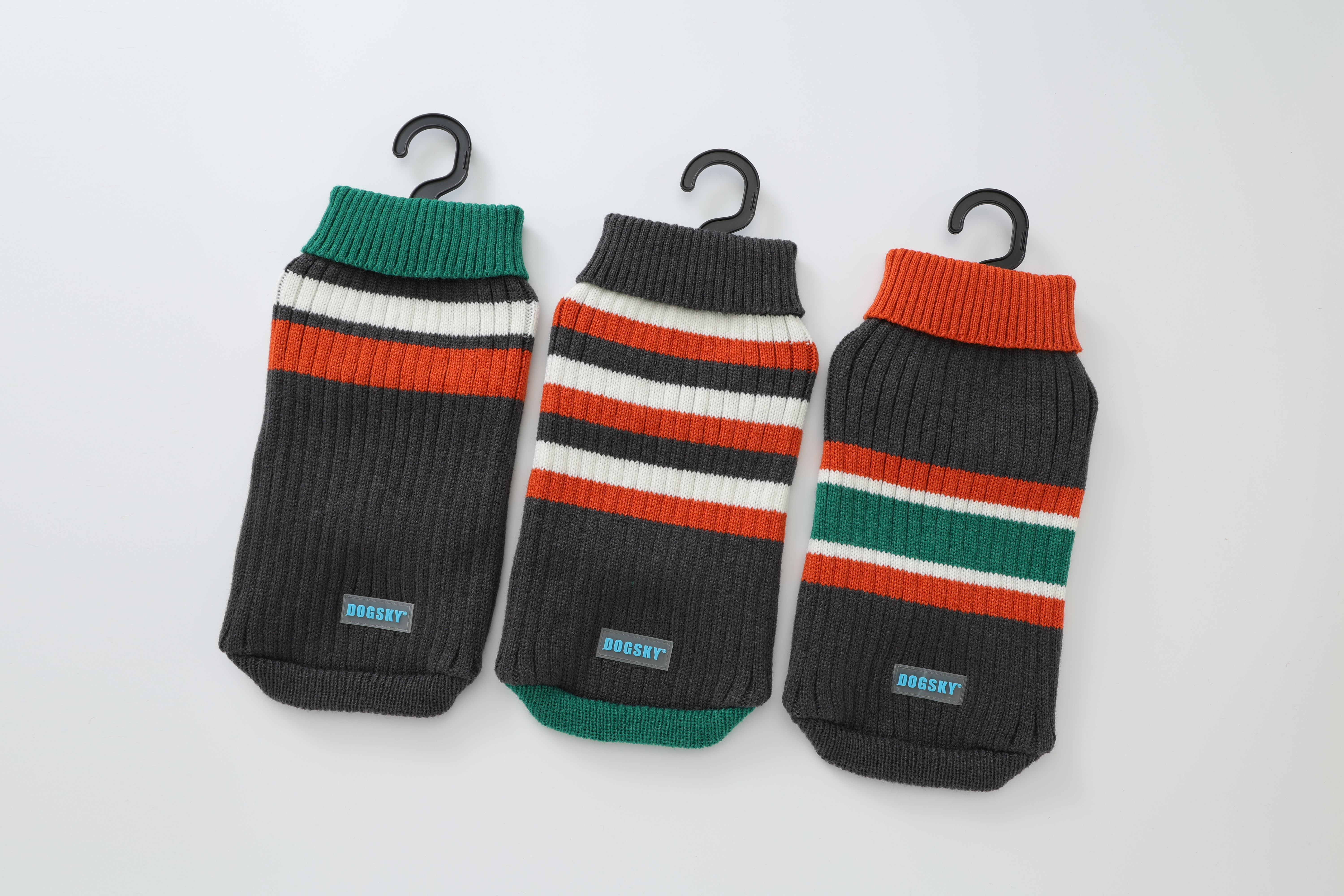 2025秋冬复古抽条宠物毛衣狗狗猫咪针织时尚保暖外套