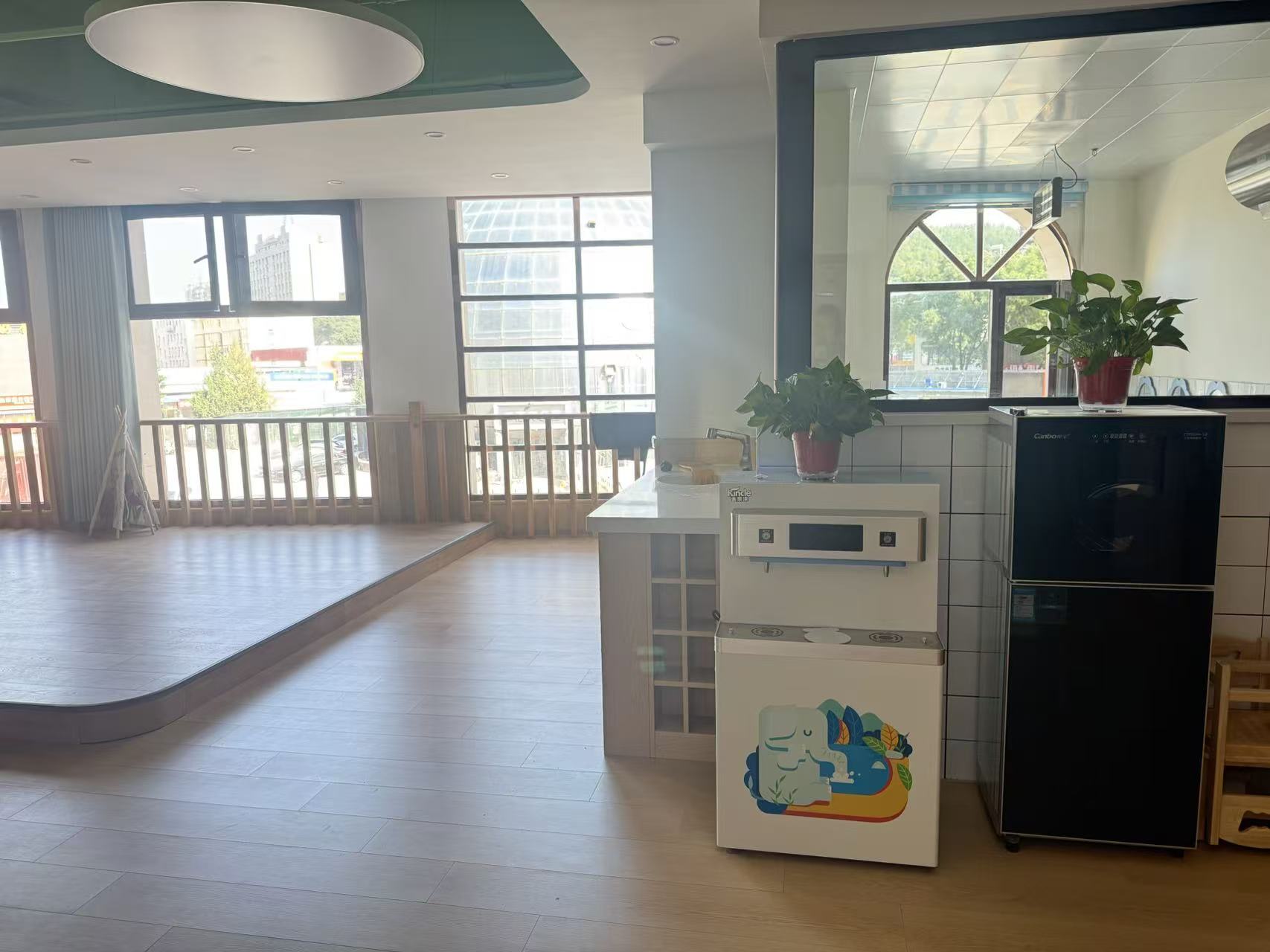 智慧饮水，健康启航——金泉涞智能幼儿园饮水机暖心入驻吕梁考拉儿童成长乐园