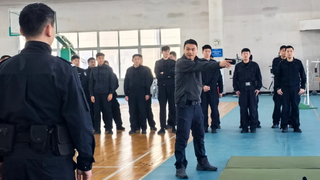 科技强警｜虎鲨电击器新乡首训实战！助力最小作战单元战力跃升