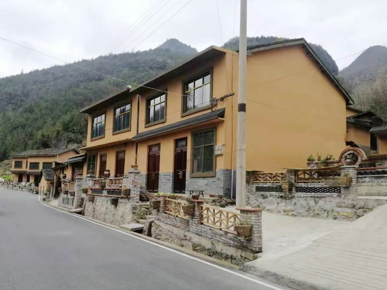 關(guān)坪-新元-楊柳人居環(huán)境示范建設(shè)工程
