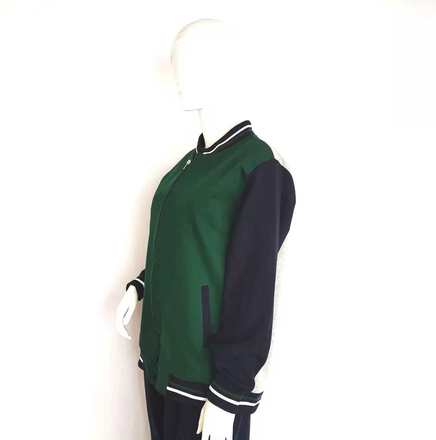 2021级文化春秋绿色上衣