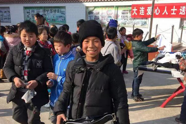 西藏索县捐资助学