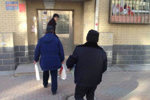 走访慰问困难群众