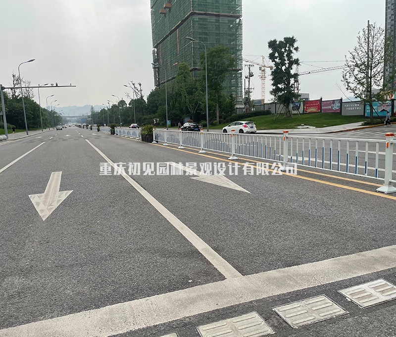 隔离栏杆
