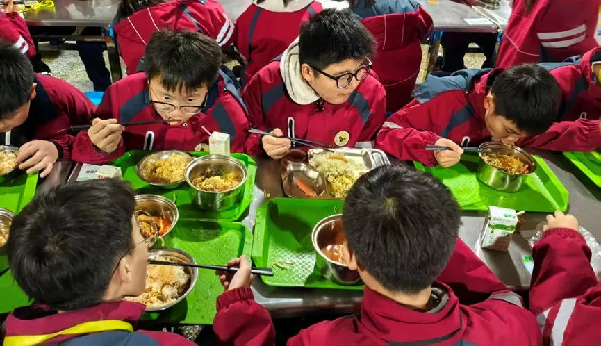 暖冬上新！食堂小火锅暖胃更暖心