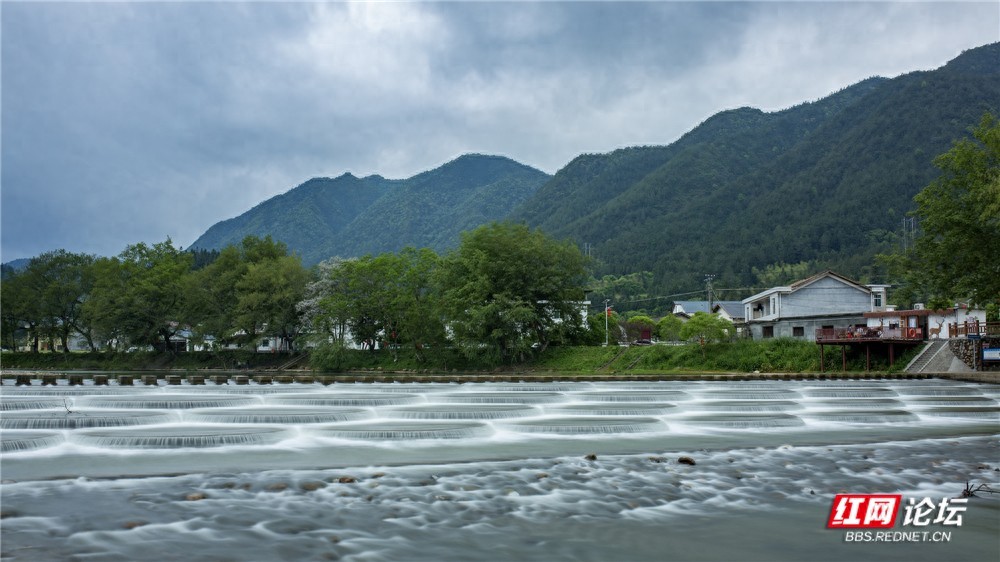 炎陵水西村绘画美丽乡村新图景