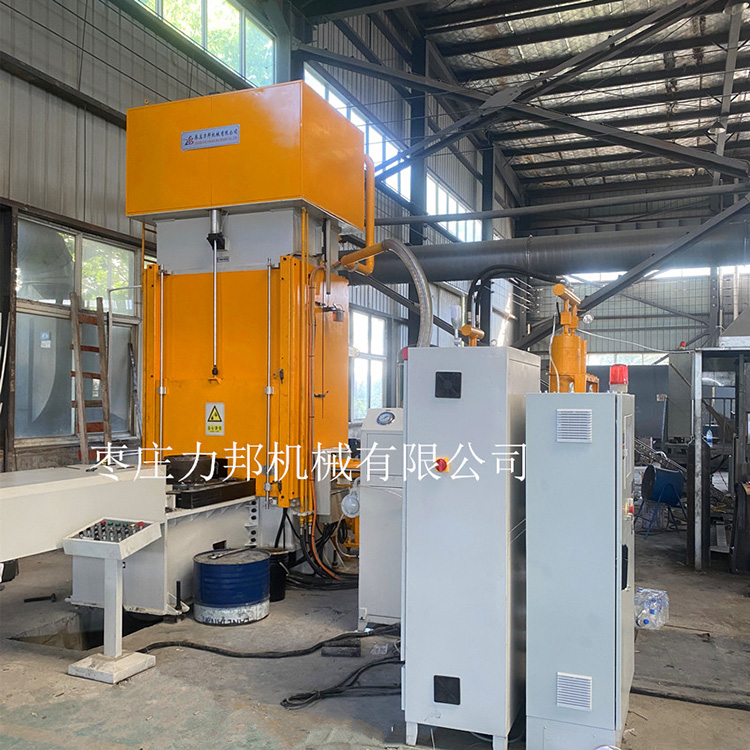 315吨强力压铸机