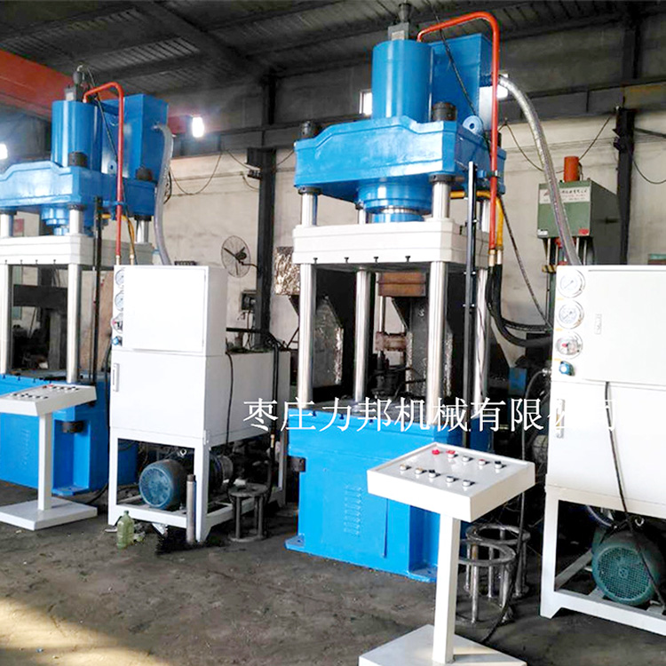 200吨四柱液压机