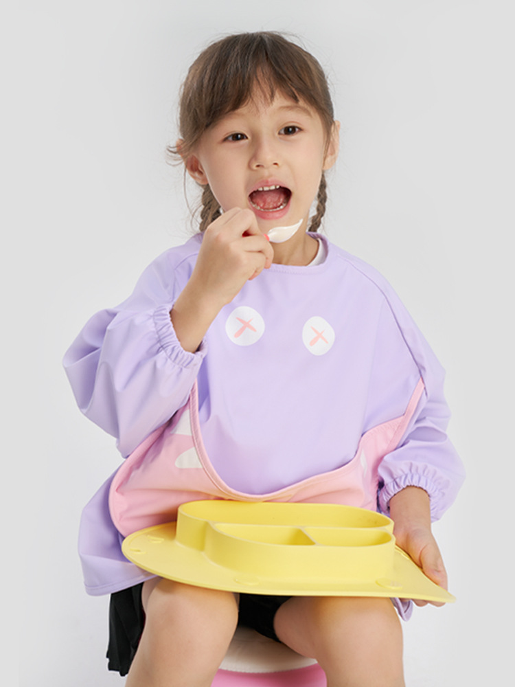 琴飞曼立体卡通斗篷式饭兜