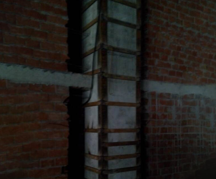 石桥铺柱包钢加固