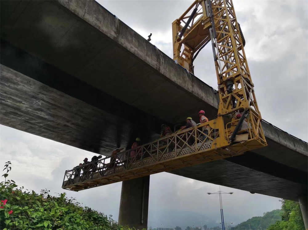 桥梁加固施工中