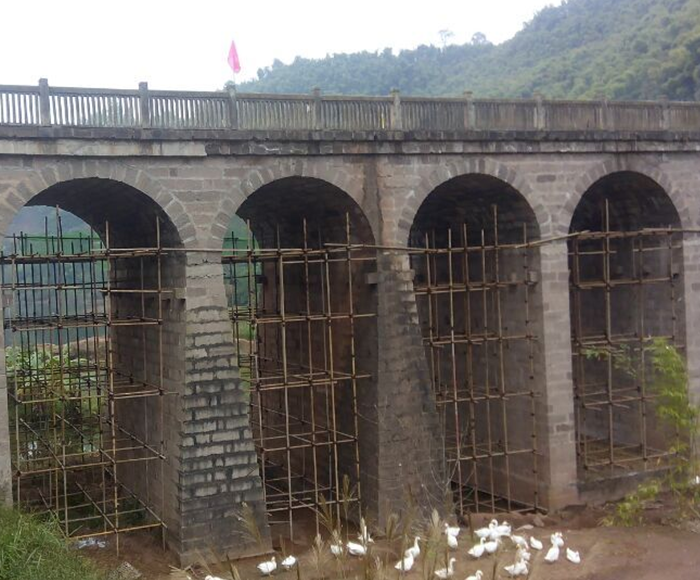 旧桥加固