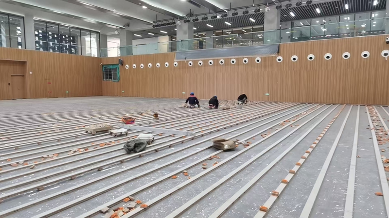 泸州老窖营销网络指挥中心办公区域扩建项目木地板铺设