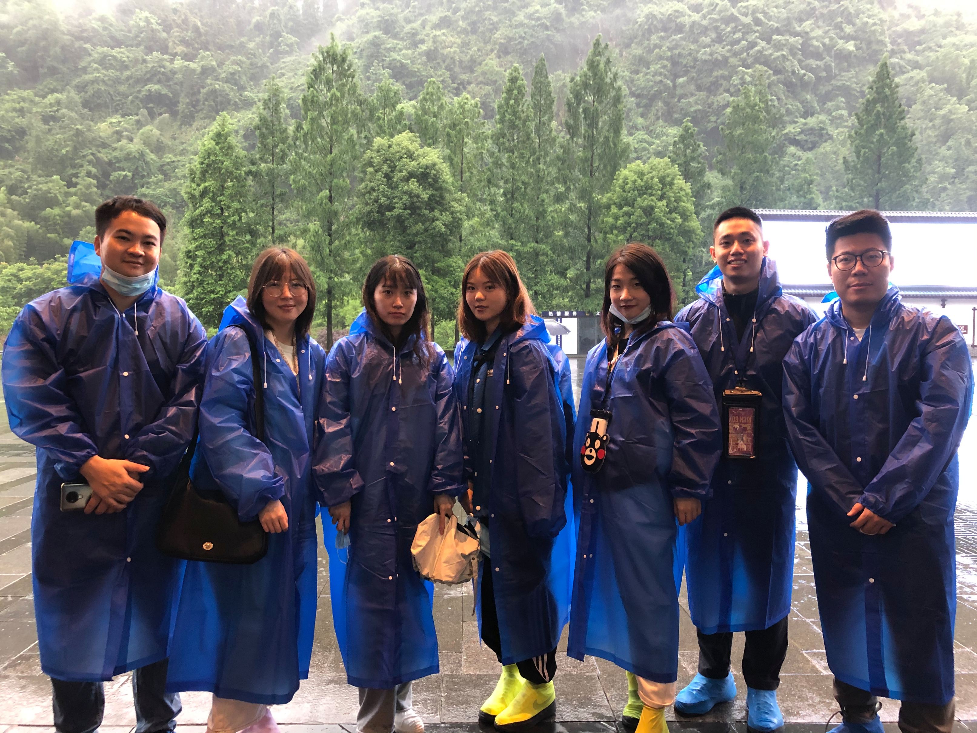 風(fēng)雨無(wú)阻的我們
