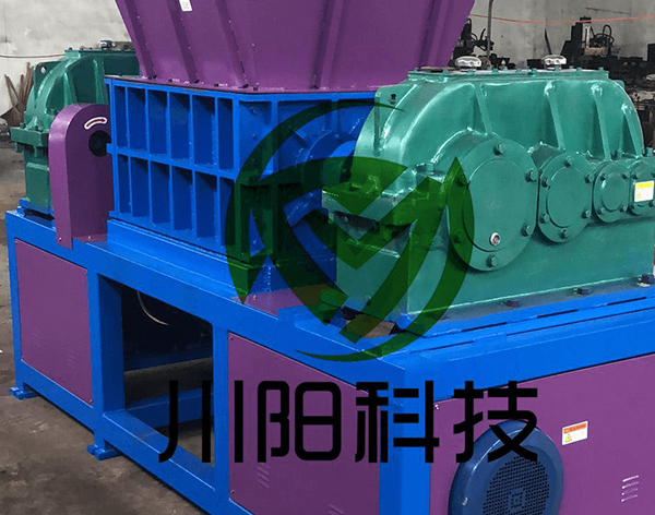 固廢撕碎機(jī)