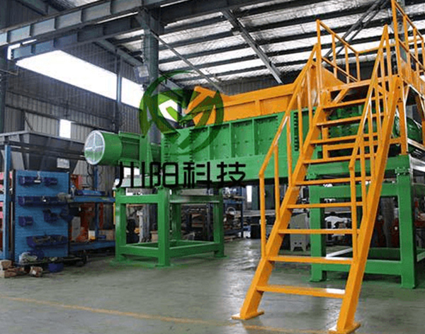 大型撕碎機(jī)