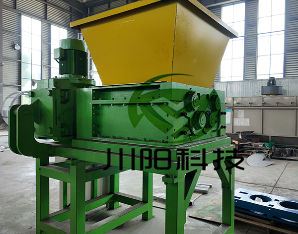 600型四軸撕碎機