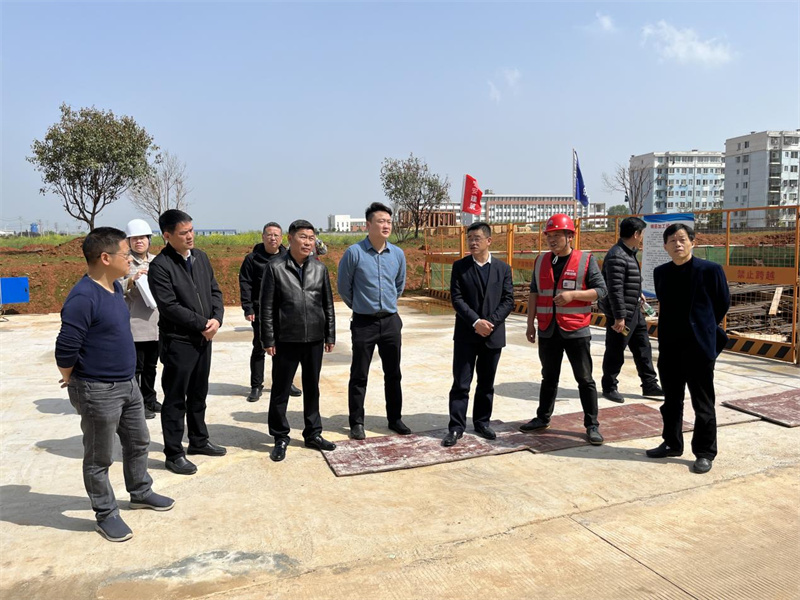 抓安全，促质量，出精品，树形象
