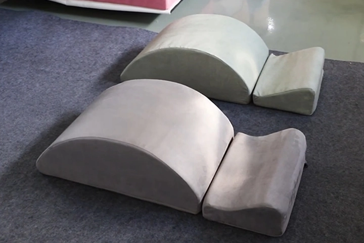 Pilates Spinge Corrector Pillow