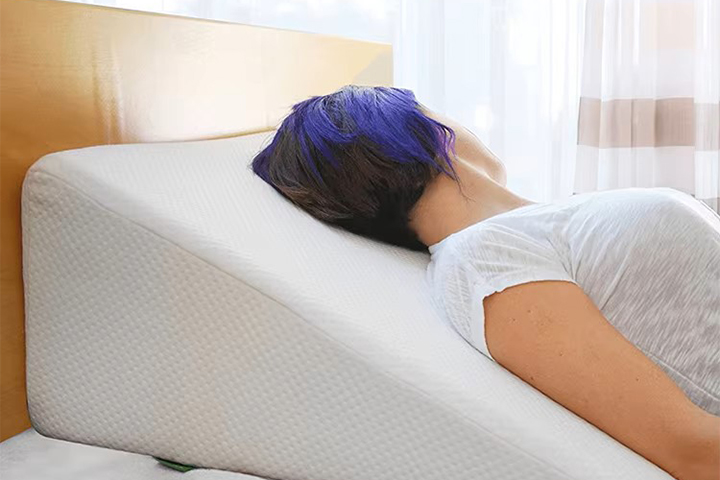 Bed Wedge Pillow