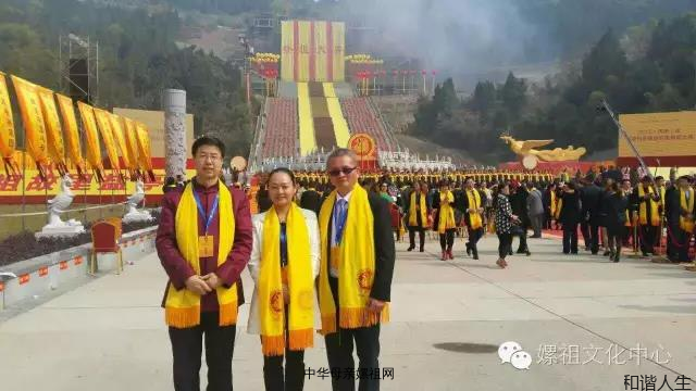 文化长征路上的追梦人——记和谐中国网总编李耀君与嫘祖文化传播者何君梅