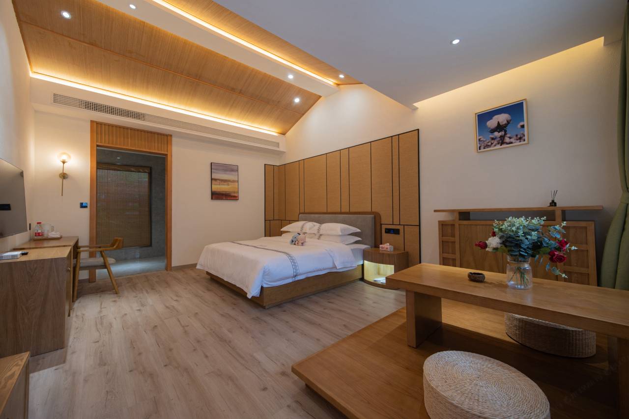 时光小院民宿（乐山大佛店）