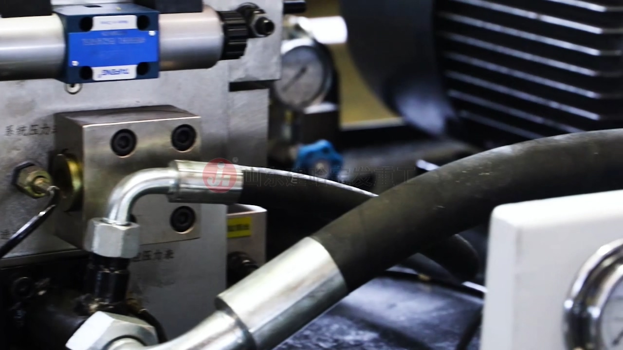 250吨四柱液压机