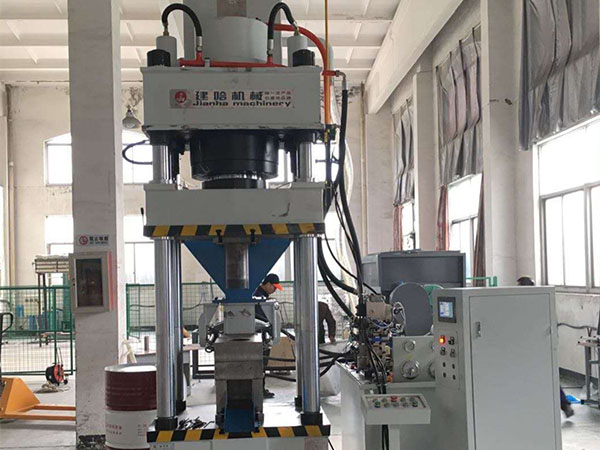 山东建哈宝发重工四柱液压机