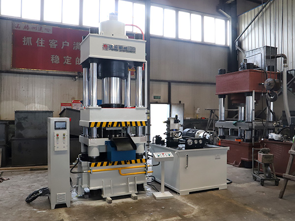 山东建哈宝发重工粉末成型液压机的特点介绍