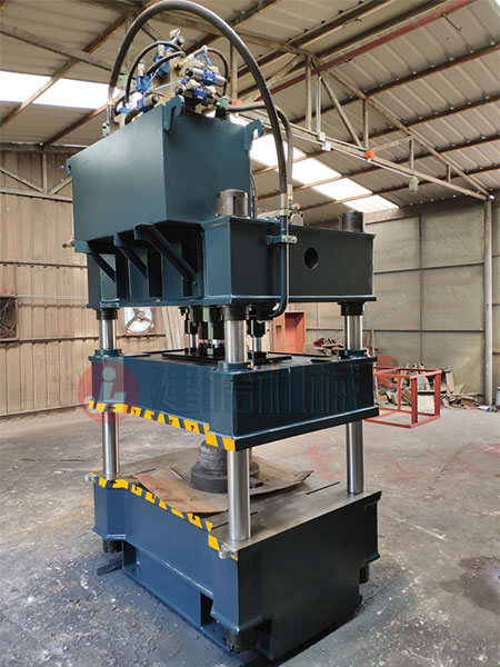 山东建哈宝发重工与您携手并进伺服液压机