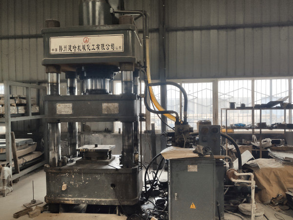 山东建哈宝发重工教您如何清洁液压机液压系统