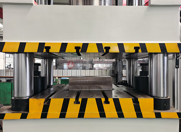 伺服液压机加工成品件精度的把控