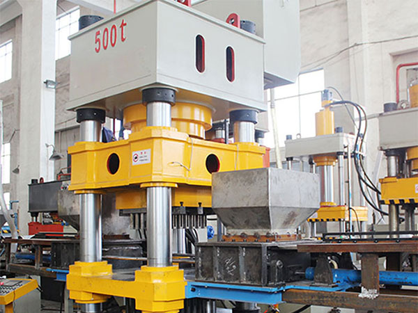 山东建哈宝发重工与您携手并进四柱液压机