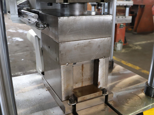 山东建哈宝发重工复合相变材料成型机液压马达功能分析