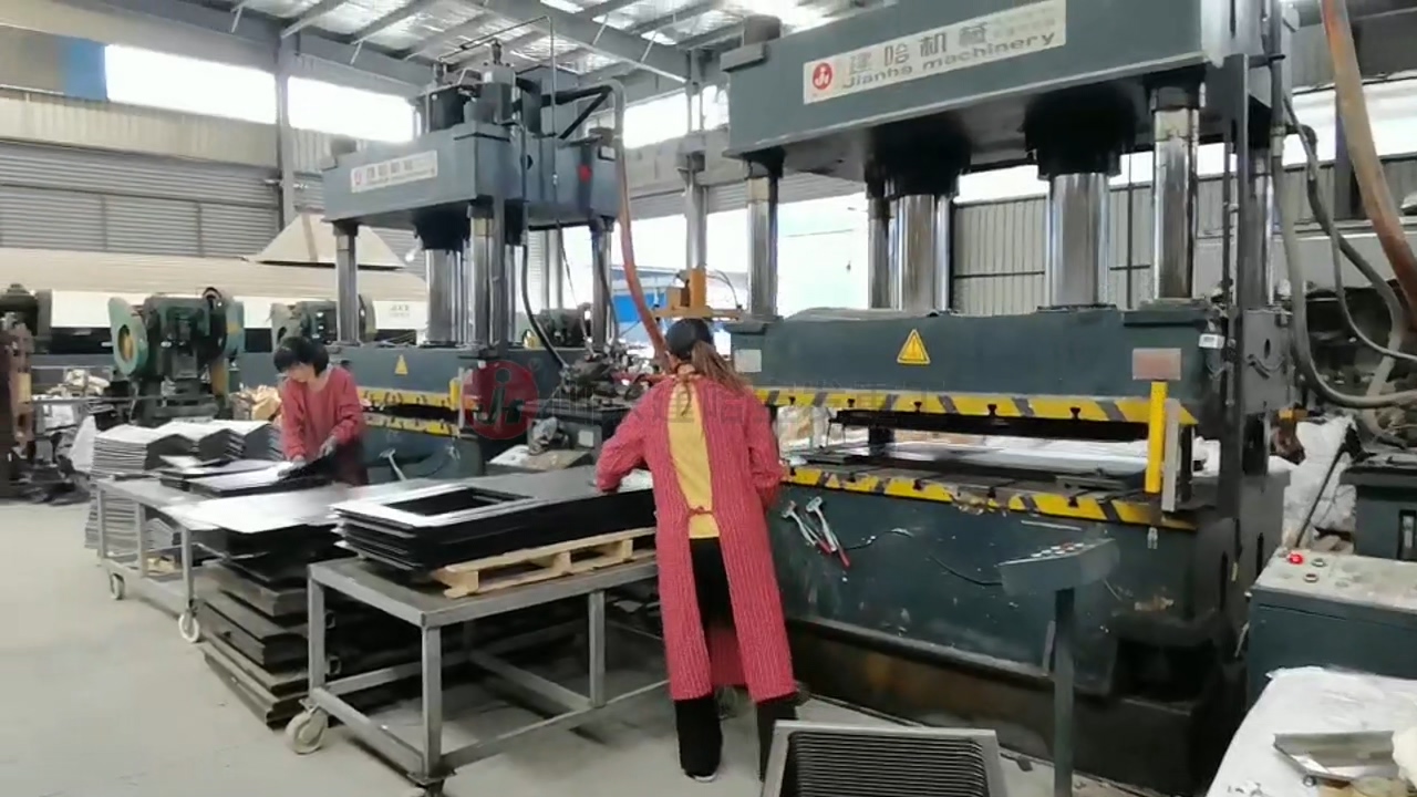 三轮车钣金拉伸液压机