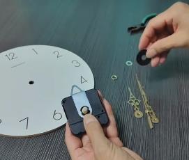 厚度5mm钟面板选择多少轴长挂钟机芯来安装呢？