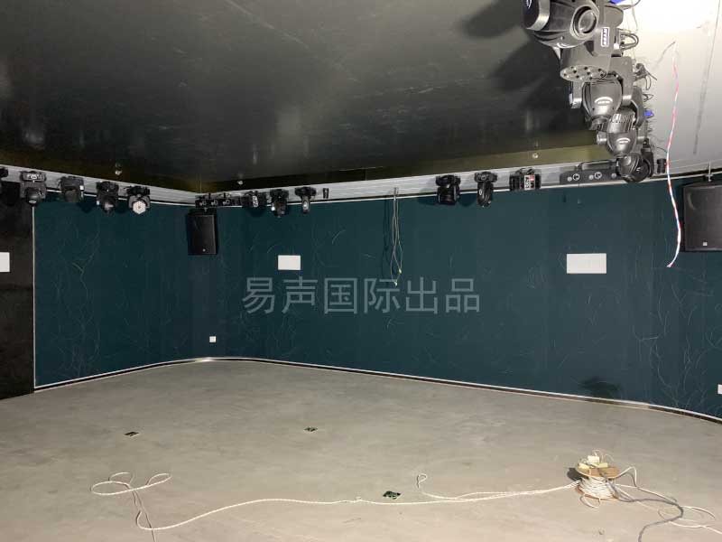 侧墙星空墙壁施工现场