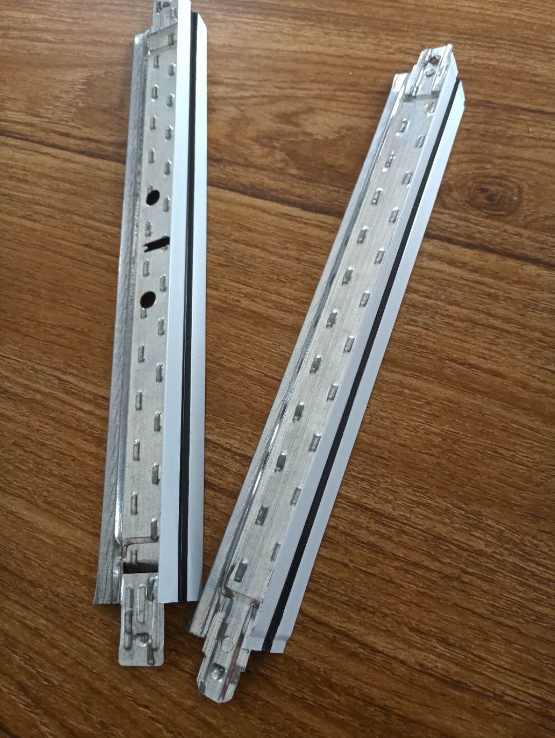 烤漆龍骨