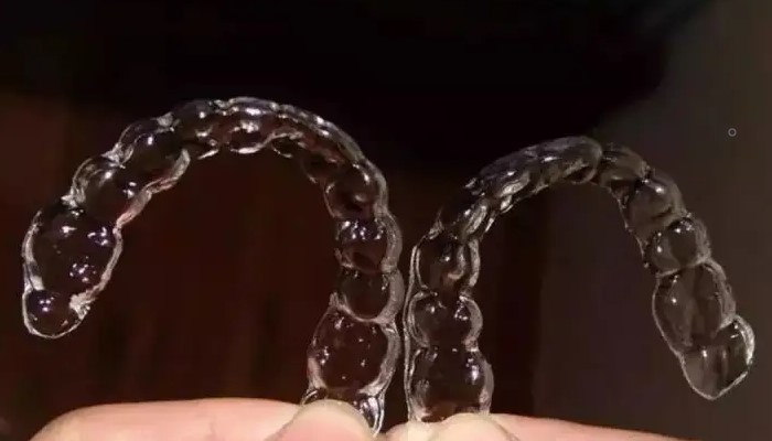 透明活动保持器