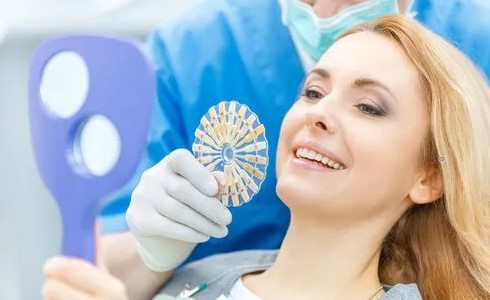 假牙怎么清理？